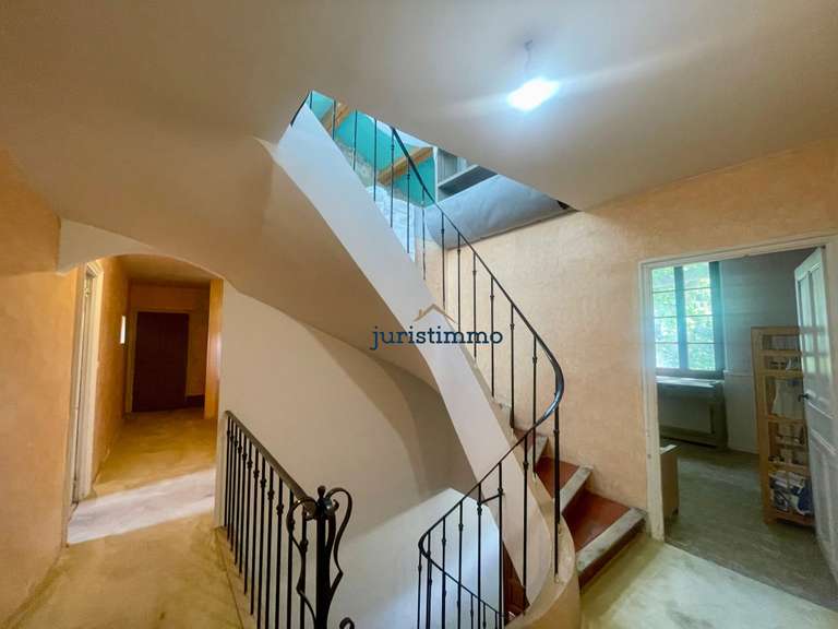 Maison Camaret-sur-Aigues - 5 chambres - 236m²