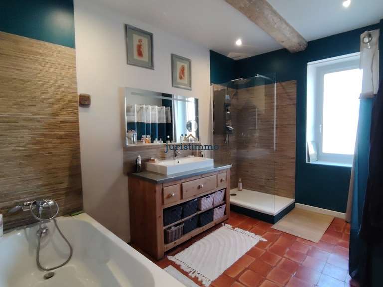 Maison Camaret-sur-Aigues - 5 chambres - 210m²