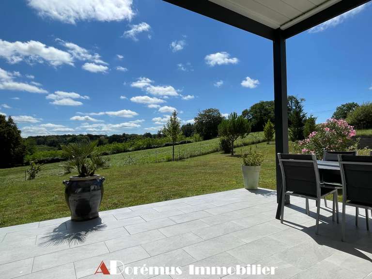 Maison Camblanes-et-Meynac - 3 chambres - 162m²