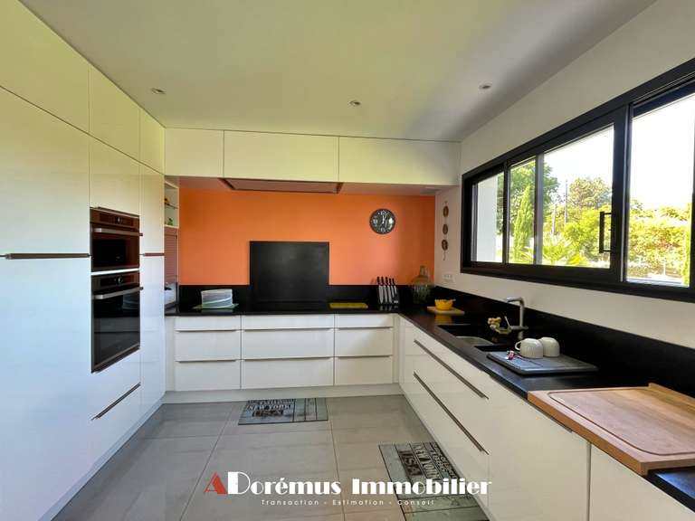 Maison Camblanes-et-Meynac - 3 chambres - 162m²