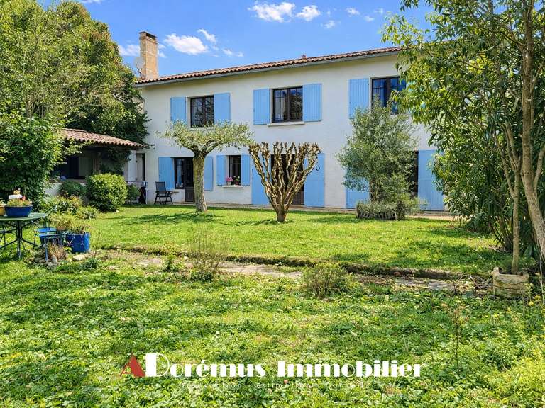 Maison Camblanes-et-Meynac - 4 chambres - 150m²