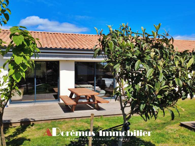 Maison Camblanes-et-Meynac - 4 chambres - 141m²