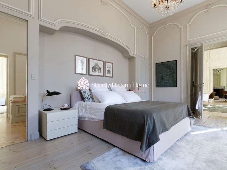 Maison Camblanes-et-Meynac - 5 chambres - 435m²