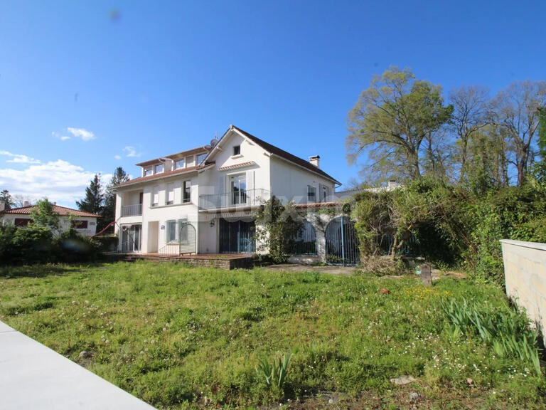 Sale House Cambo-les-Bains - 8 bedrooms