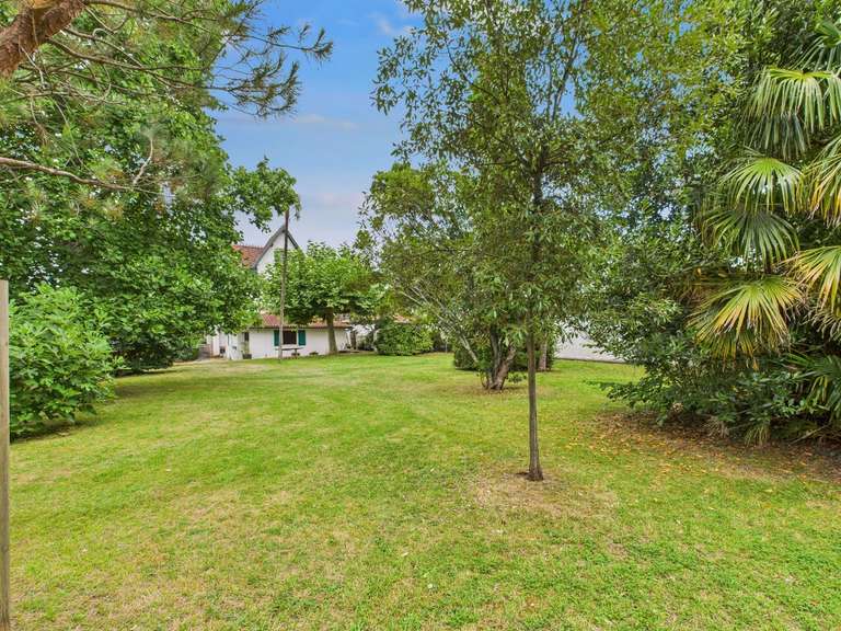 Maison Cambo-les-Bains - 5 chambres - 160m²