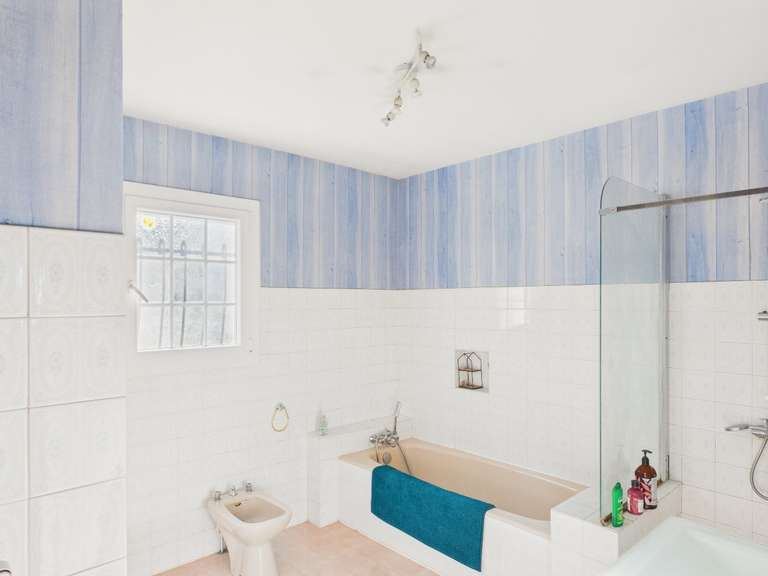 Maison Cambo-les-Bains - 5 chambres - 260m²