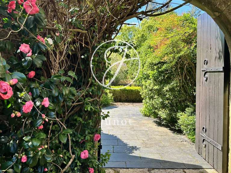 Manor Camors - 8 bedrooms - 1172117m²