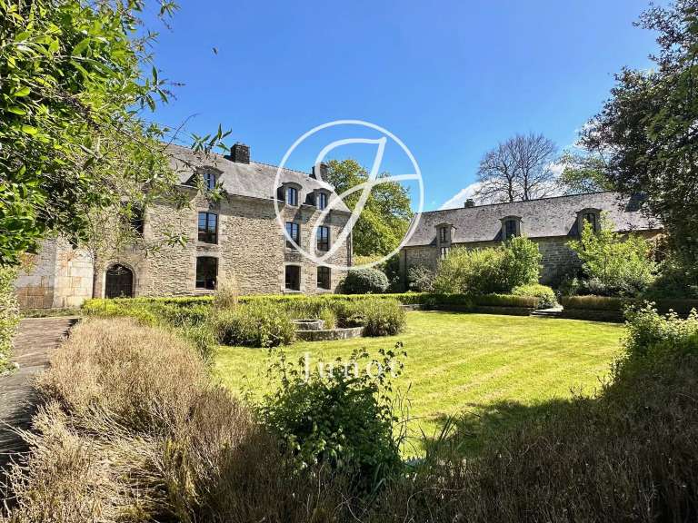 Manor Camors - 8 bedrooms - 1172117m²