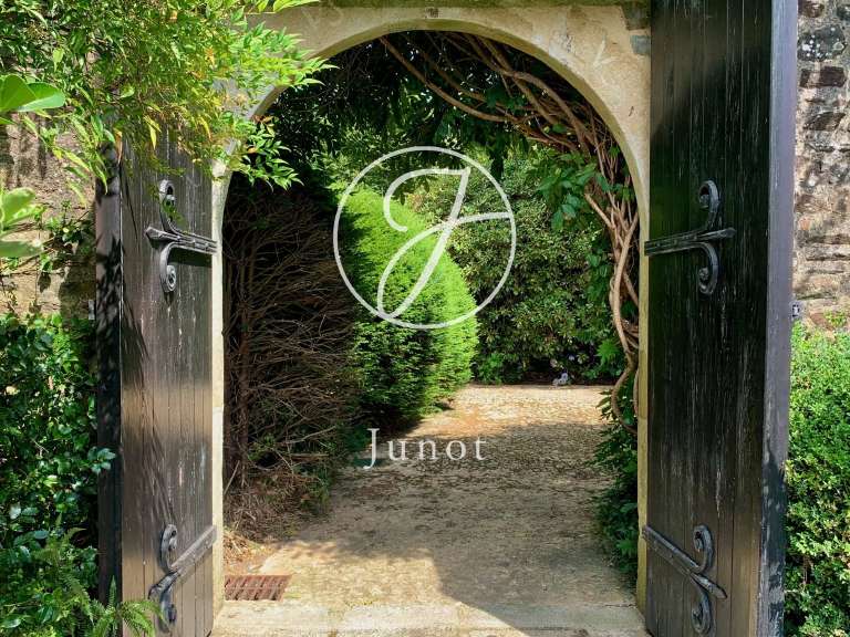 Manor Camors - 8 bedrooms - 1172117m²