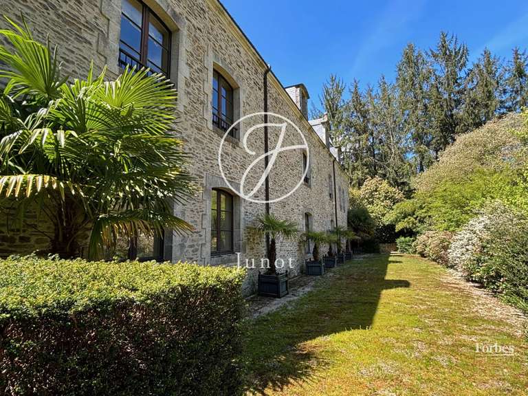 Manor Camors - 8 bedrooms - 1172117m²