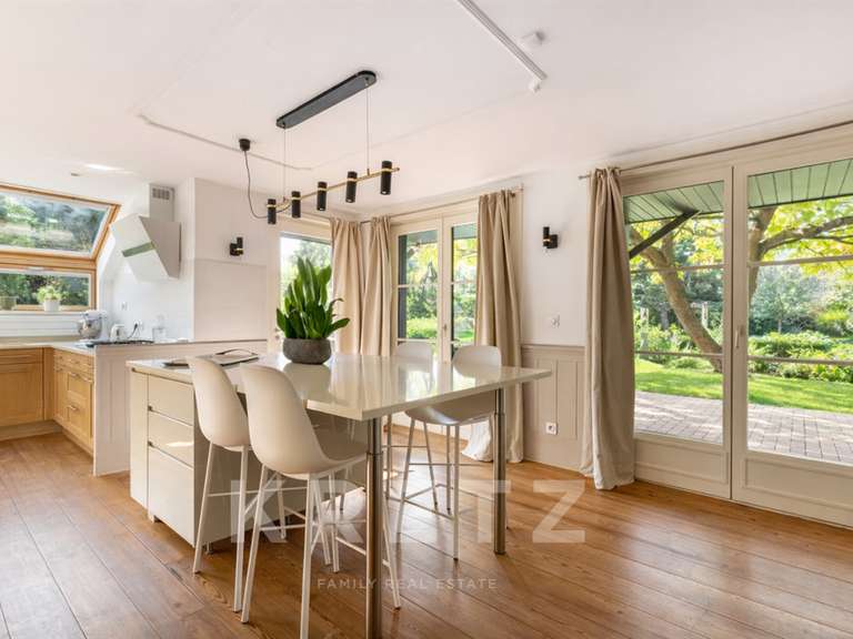 Maison Camphin-en-Pévèle - 5 chambres - 215m²