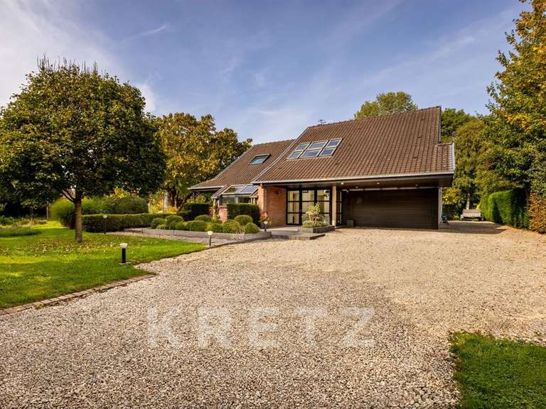 Maison Camphin-en-Pévèle - 5 chambres - 215m²