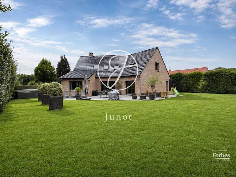 Maison Camphin-en-Pévèle - 6 chambres - 212m²