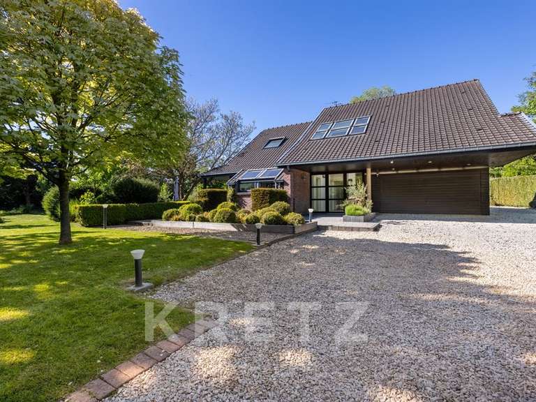 Maison Camphin-en-Pévèle - 5 chambres - 215m²