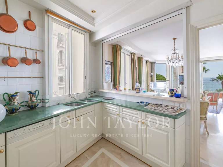 Apartment with Sea view Cannes - 3 bedrooms - 150m²