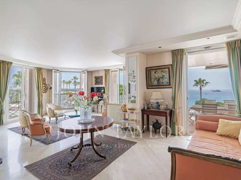 Apartment with Sea view Cannes - 3 bedrooms - 150m²
