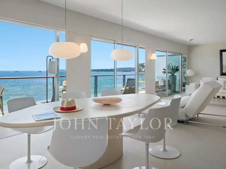 Apartment with Sea view Cannes - 3 bedrooms - 140m²