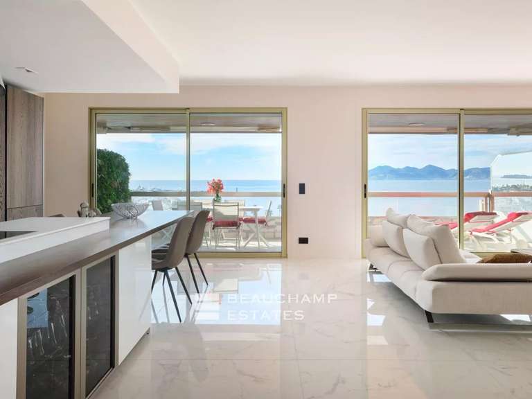 Apartment with Sea view Cannes - 2 bedrooms - 90m²