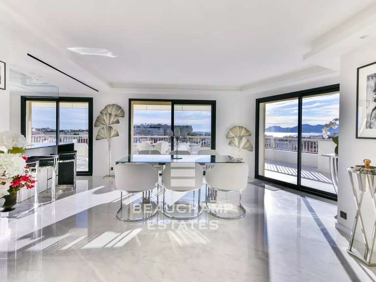Apartment with Sea view Cannes - 4 bedrooms - 148m²