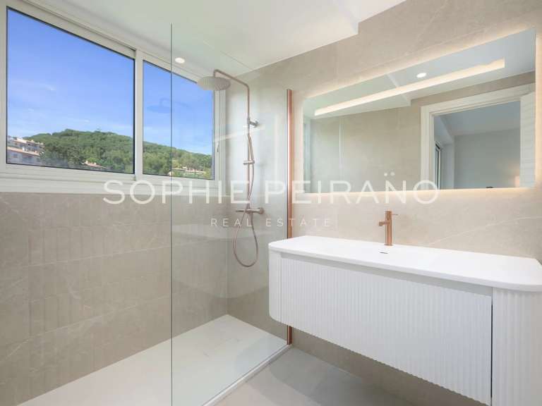 Apartment with Sea view Cannes - 2 bedrooms - 98m²