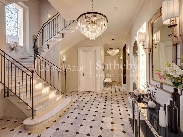 Maison Cannes - 10 chambres - 579m²