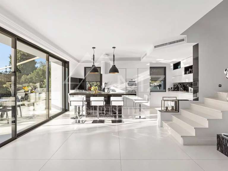 Maison Cannes - 5 chambres - 253m²