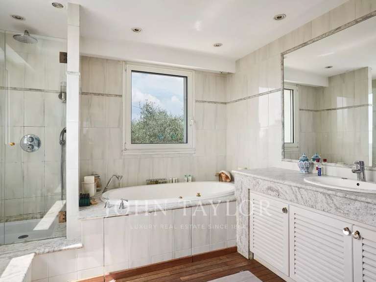 Maison Cannes - 5 chambres - 266m²