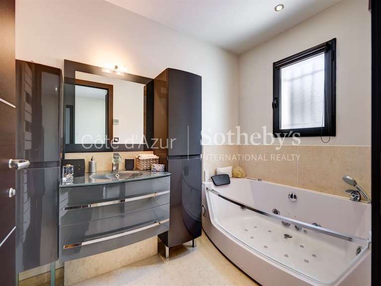 Maison Cannes - 5 chambres - 177m²