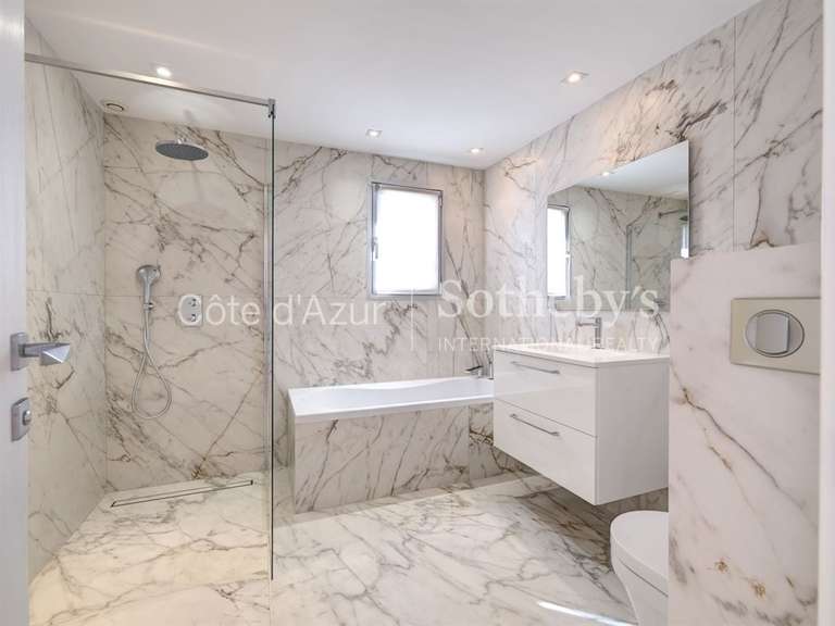 Maison Cannes - 5 chambres - 211m²