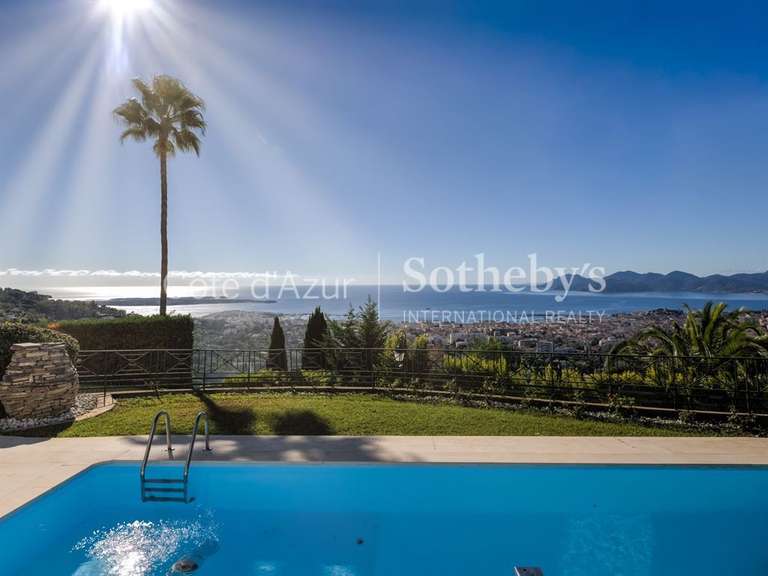 Maison Cannes - 5 chambres - 211m²