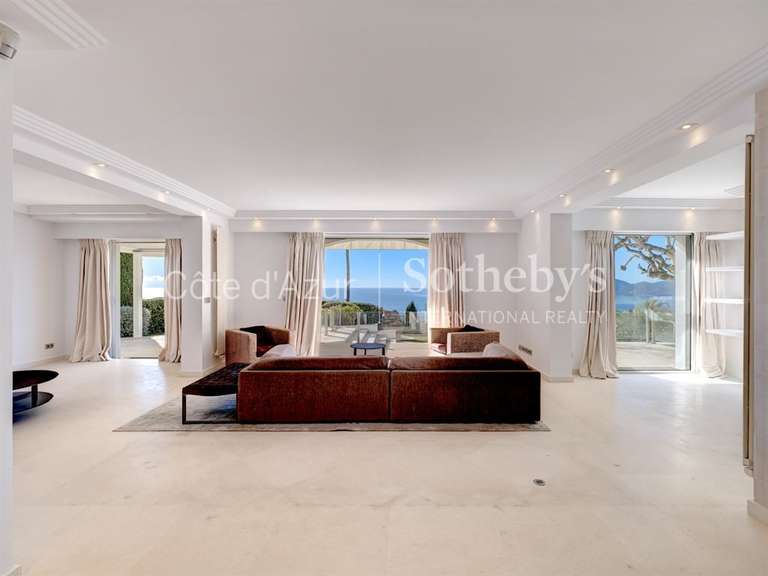 Maison Cannes - 5 chambres - 211m²