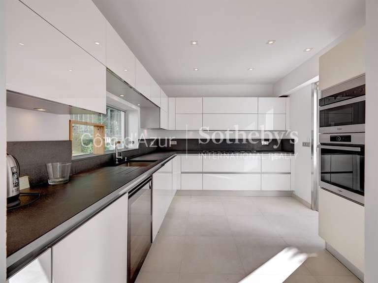 Maison Cannes - 5 chambres - 211m²