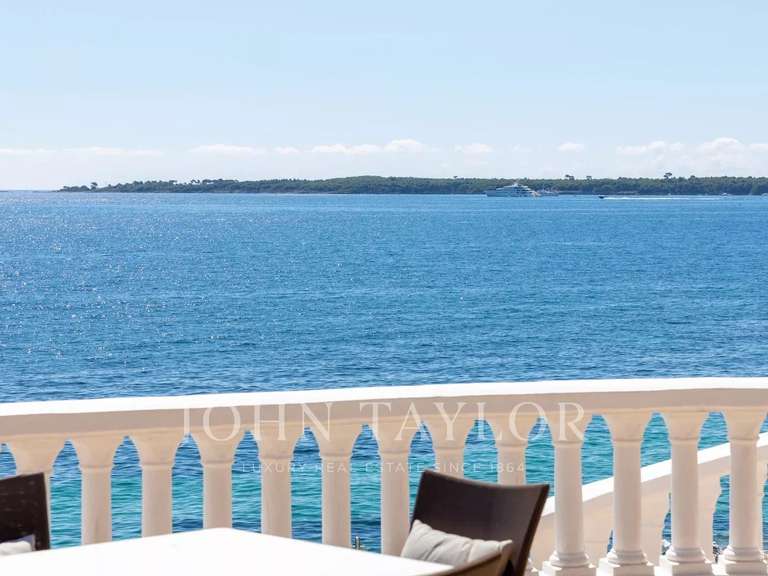 Maison Cannes - 6 chambres - 301m²