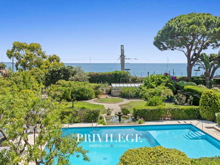 Maison Cannes - 13 chambres - 826m²