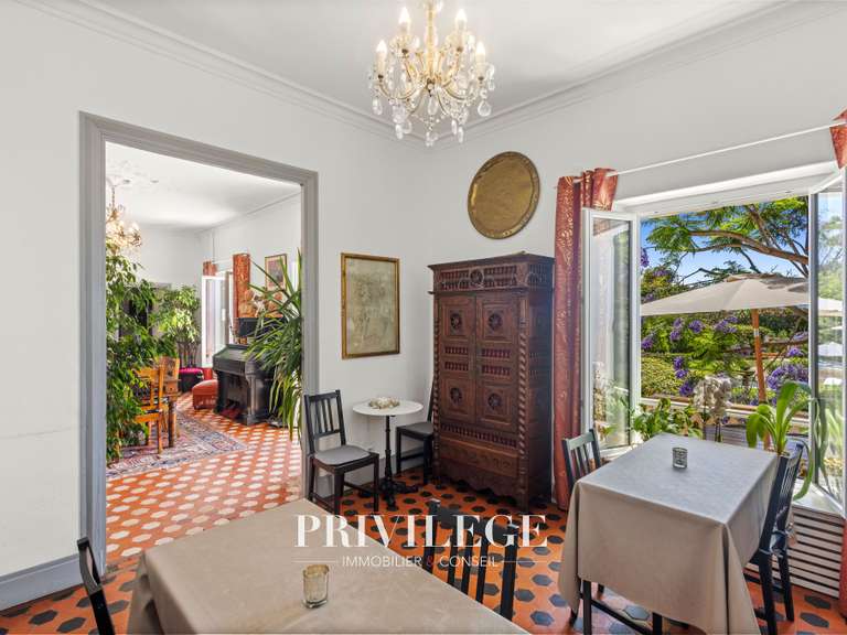 Maison Cannes - 13 chambres - 826m²