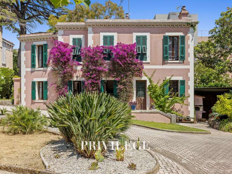 Maison Cannes - 13 chambres - 826m²