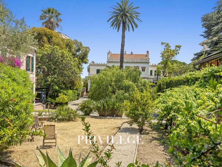 Maison Cannes - 13 chambres - 826m²