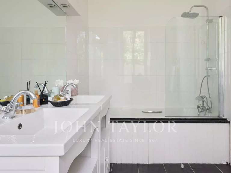 Propriété Cannes - 10 chambres - 558m²