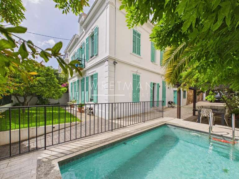Villa Cannes - 9 bedrooms - 242m²