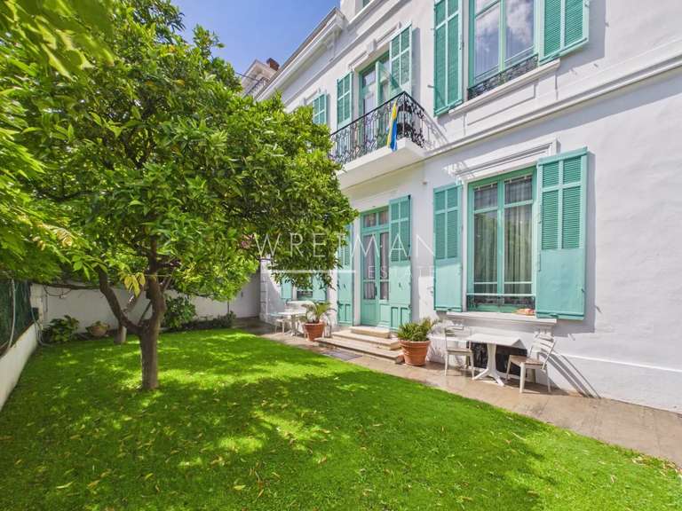 Villa Cannes - 9 bedrooms - 242m²