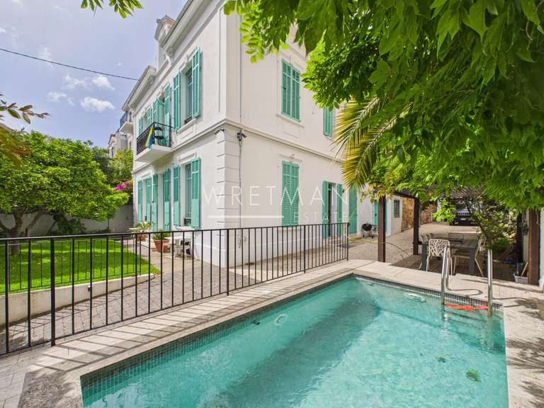Villa Cannes - 9 bedrooms - 242m²