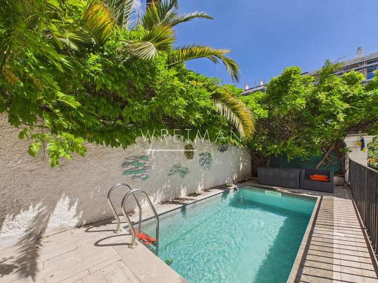Villa Cannes - 9 bedrooms - 242m²