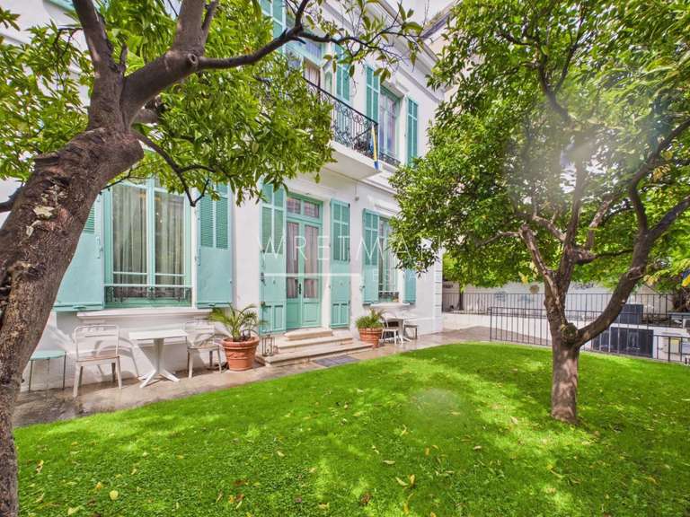 Villa Cannes - 9 bedrooms - 242m²
