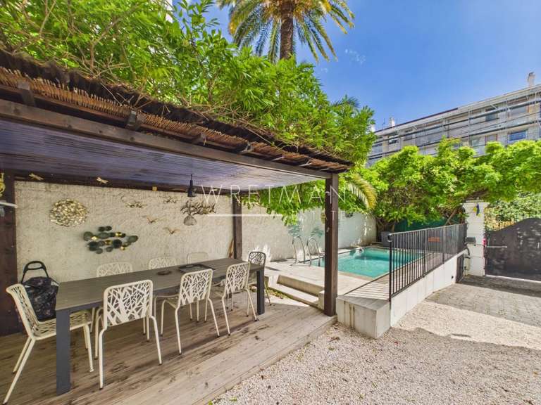 Villa Cannes - 9 bedrooms - 242m²