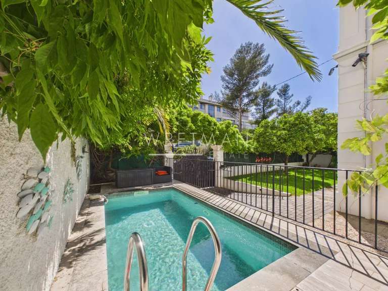 Villa Cannes - 9 bedrooms - 242m²