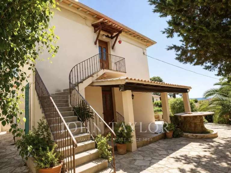 Maison Cap-d'Ail - 5 chambres - 170m²
