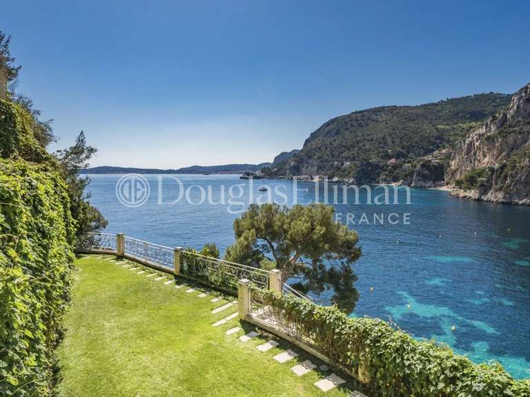 Villa Cap-d'Ail - 7 chambres - 588m²