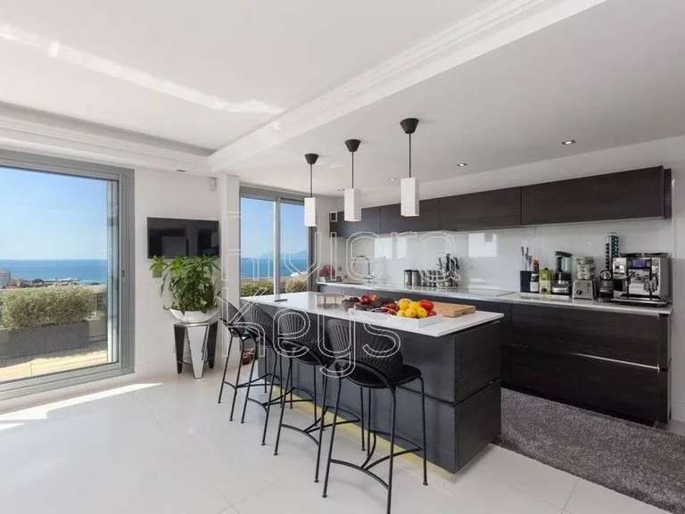 Apartment cap-d-antibes - 3 bedrooms - 142m²
