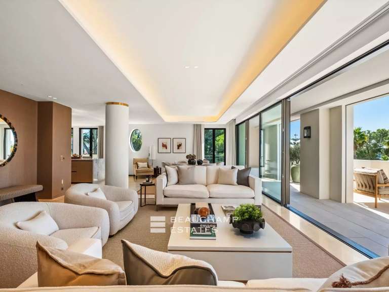 Appartement avec Vue sur mer Cap-d-antibes - 2 chambres - 198m²