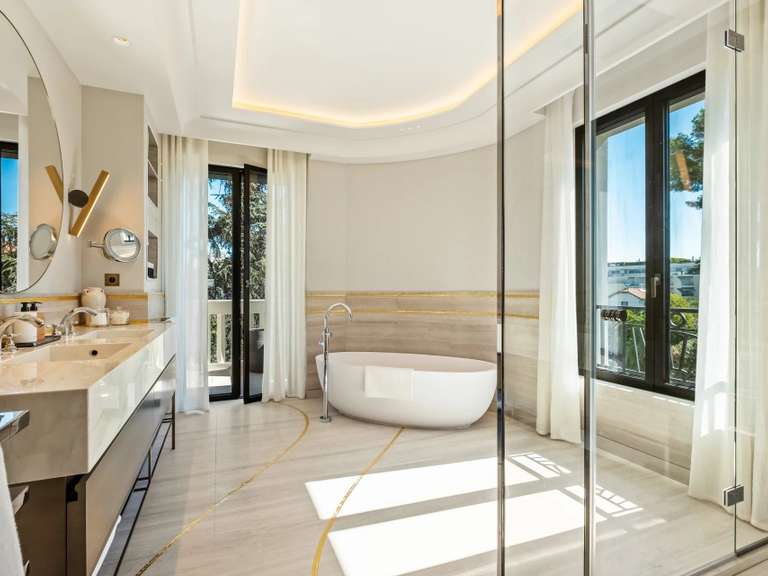 Appartement avec Vue sur mer Cap-d-antibes - 2 chambres - 198m²